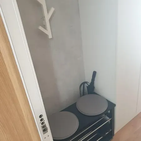 Mona ベオグラード